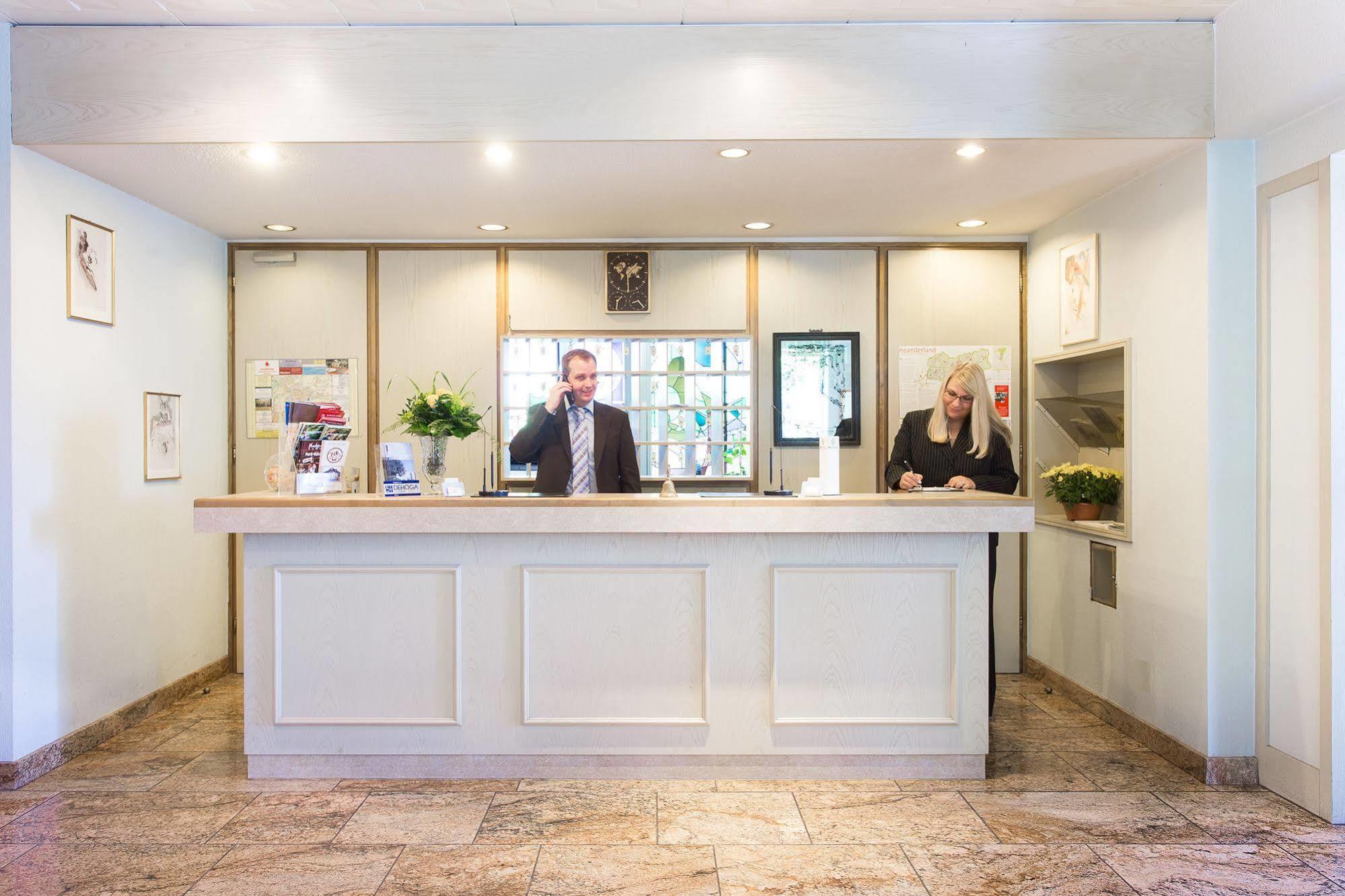 Hotel Luisenhof เมทท์มานน์ ภายนอก รูปภาพ
