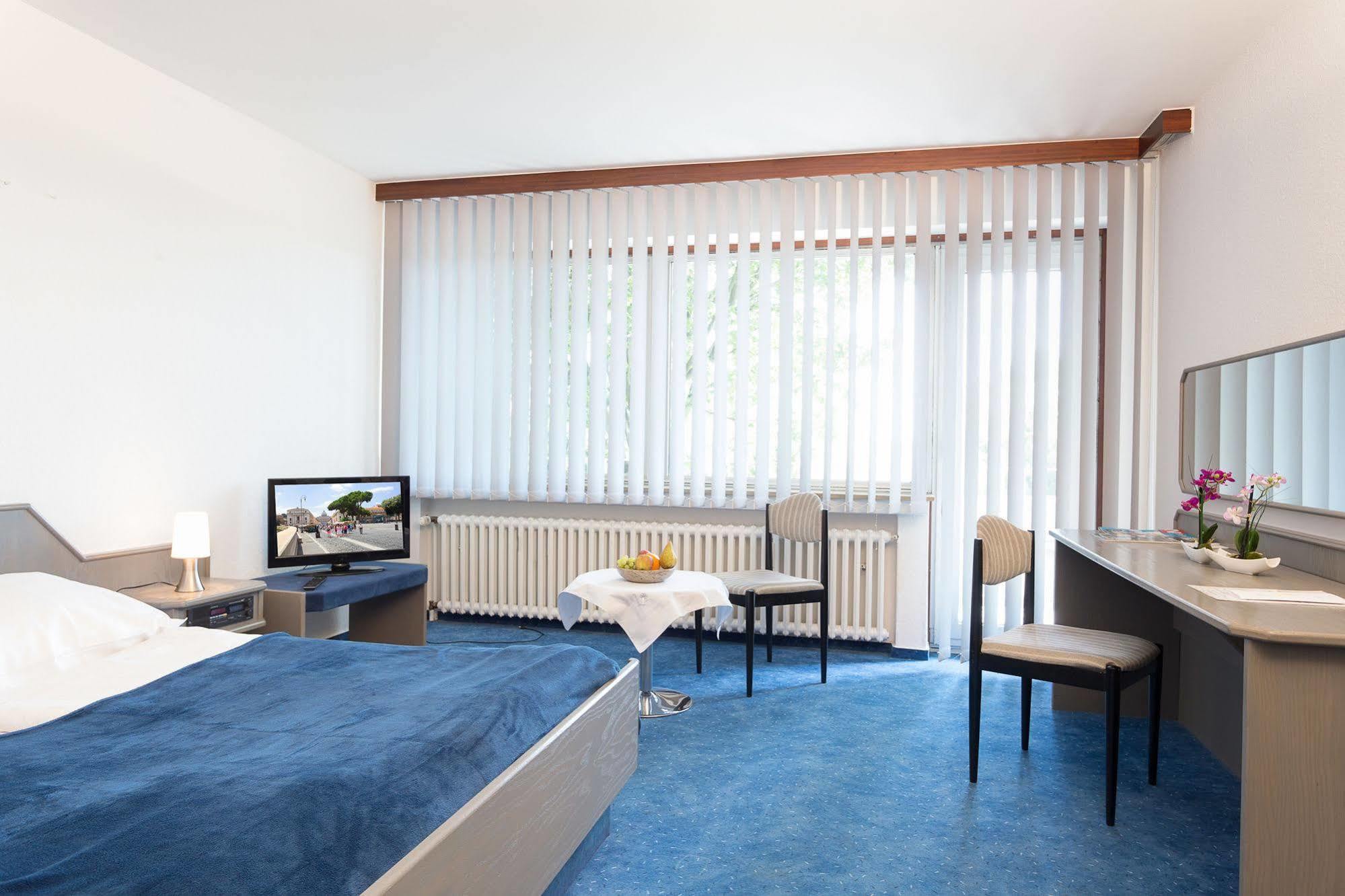 Hotel Luisenhof เมทท์มานน์ ภายนอก รูปภาพ